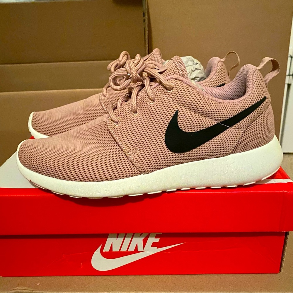 Womens Nike Sneakers